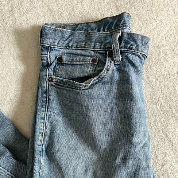 Old Navy Athletic Straight Leg Light Wash Jeans - Picture 2 of 8